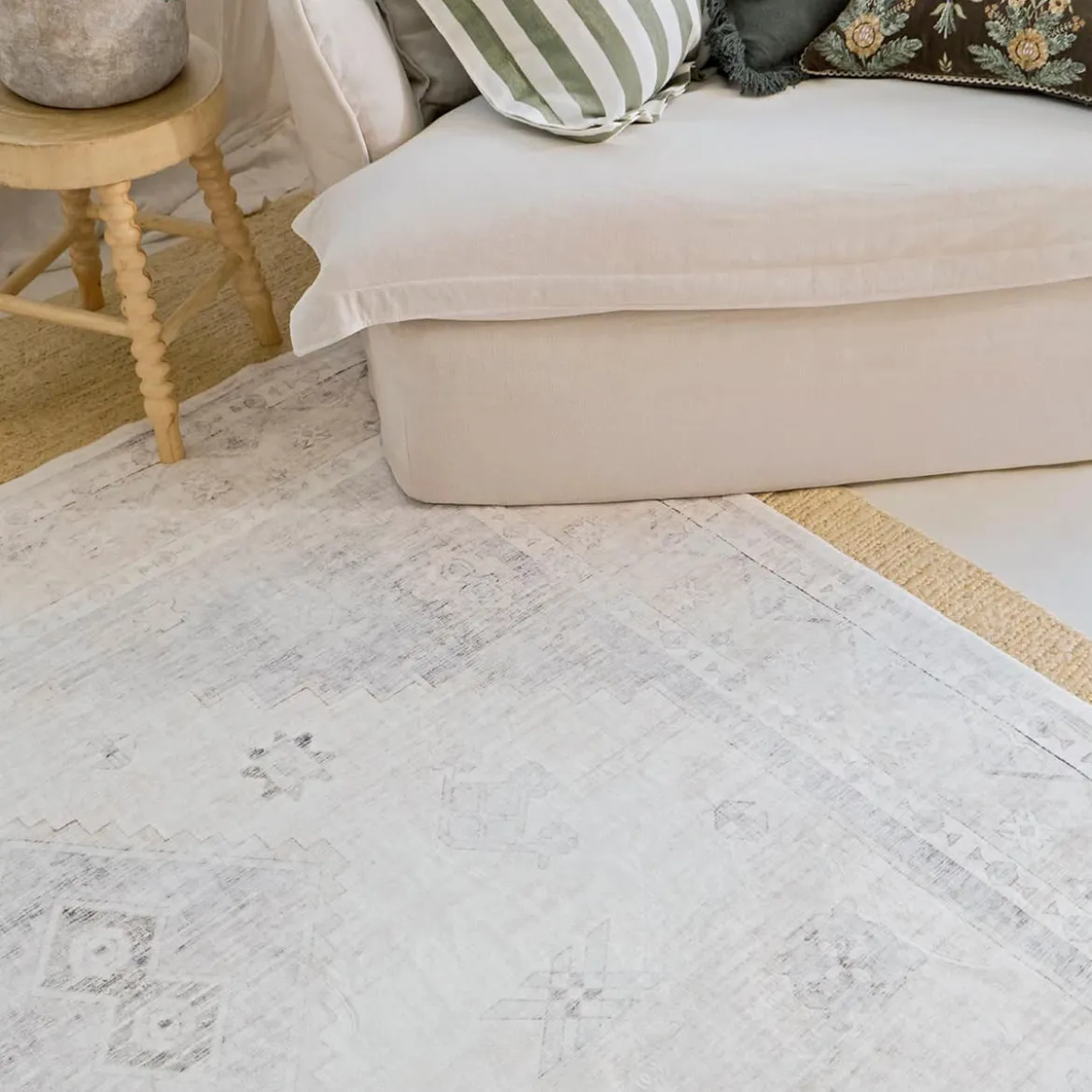 Amina Washable Floor Rug
