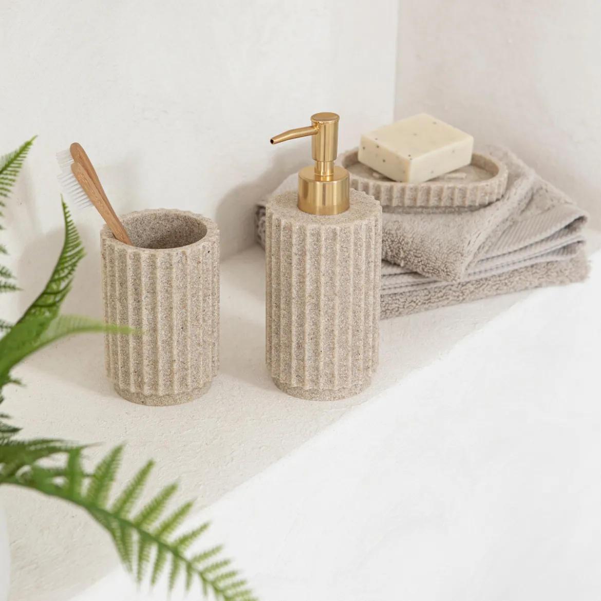 Aria Bathroom Accessories