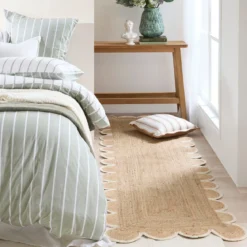 Aria Scalloped Jute Floor Runner