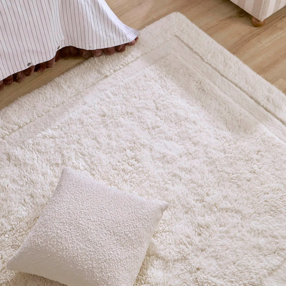 Ari Wool Floor Rug