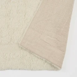 Ari Wool Floor Rug