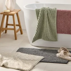 Ava Toggle Bath Mat