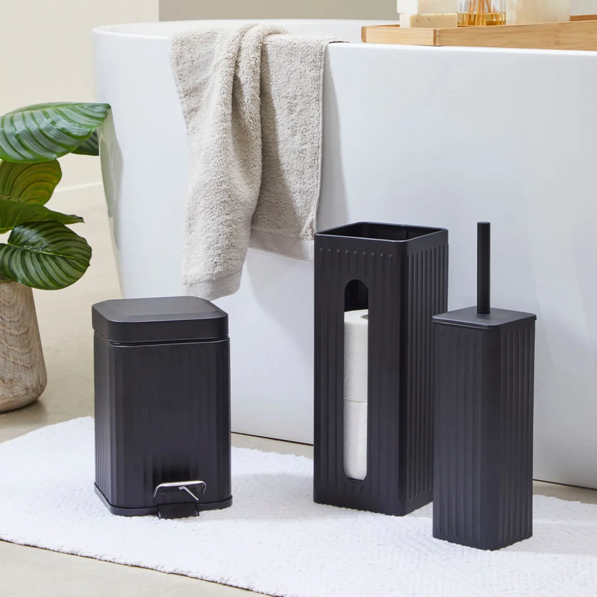 Bodie Black Bathroom Accessories
