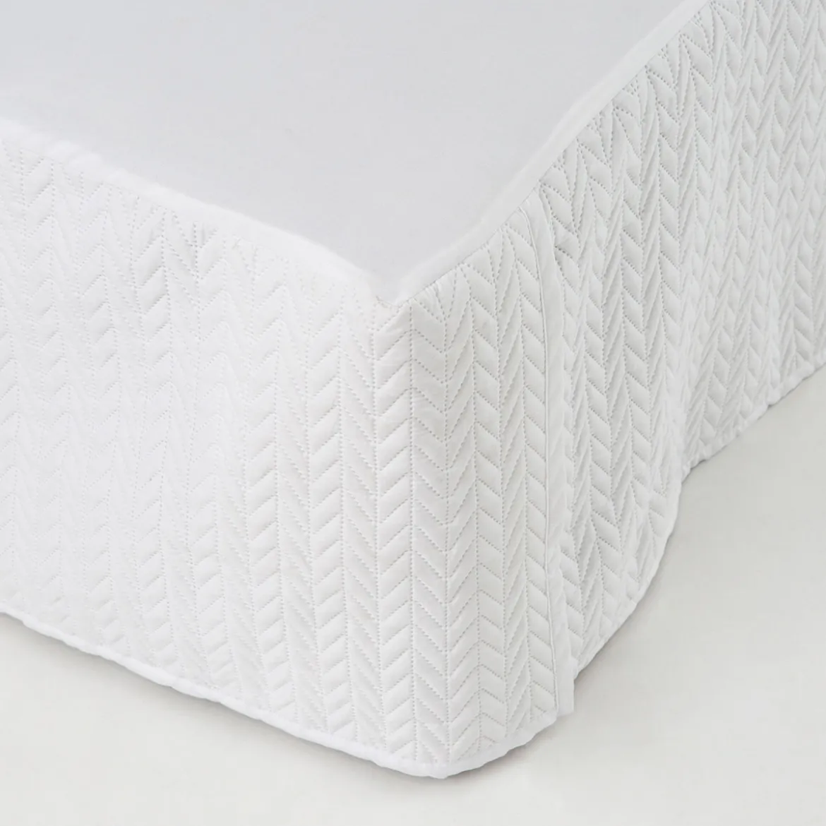 Camden White Valance