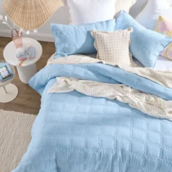 Celuna Coverlet Set