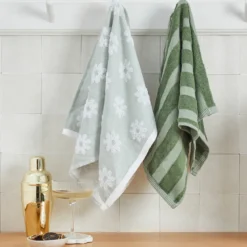 Daisy Green Tea Towel Set of 2