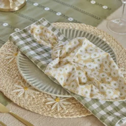 Daisy Husk Placemat