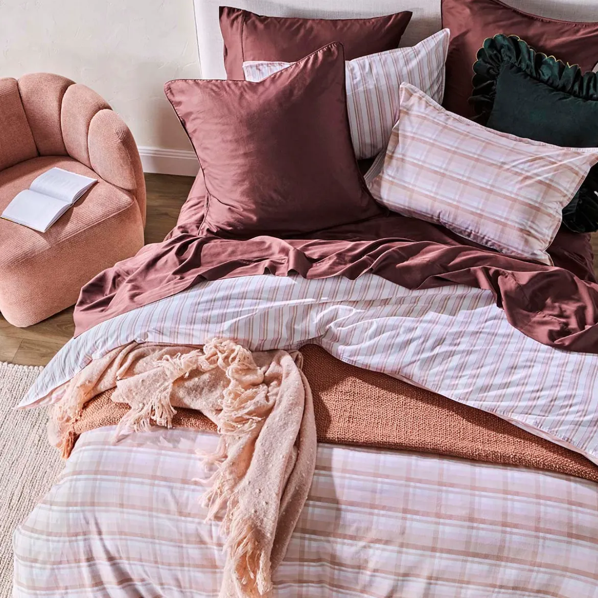 Daisy Reversible Check/Stripe Quilt Cover Set