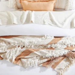 Daliah Cotton Tufted Throw