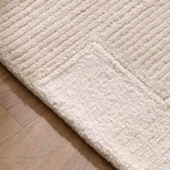 Elijah Tufted Floor Rug