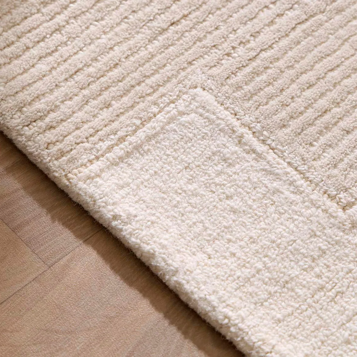 Elijah Tufted Floor Rug