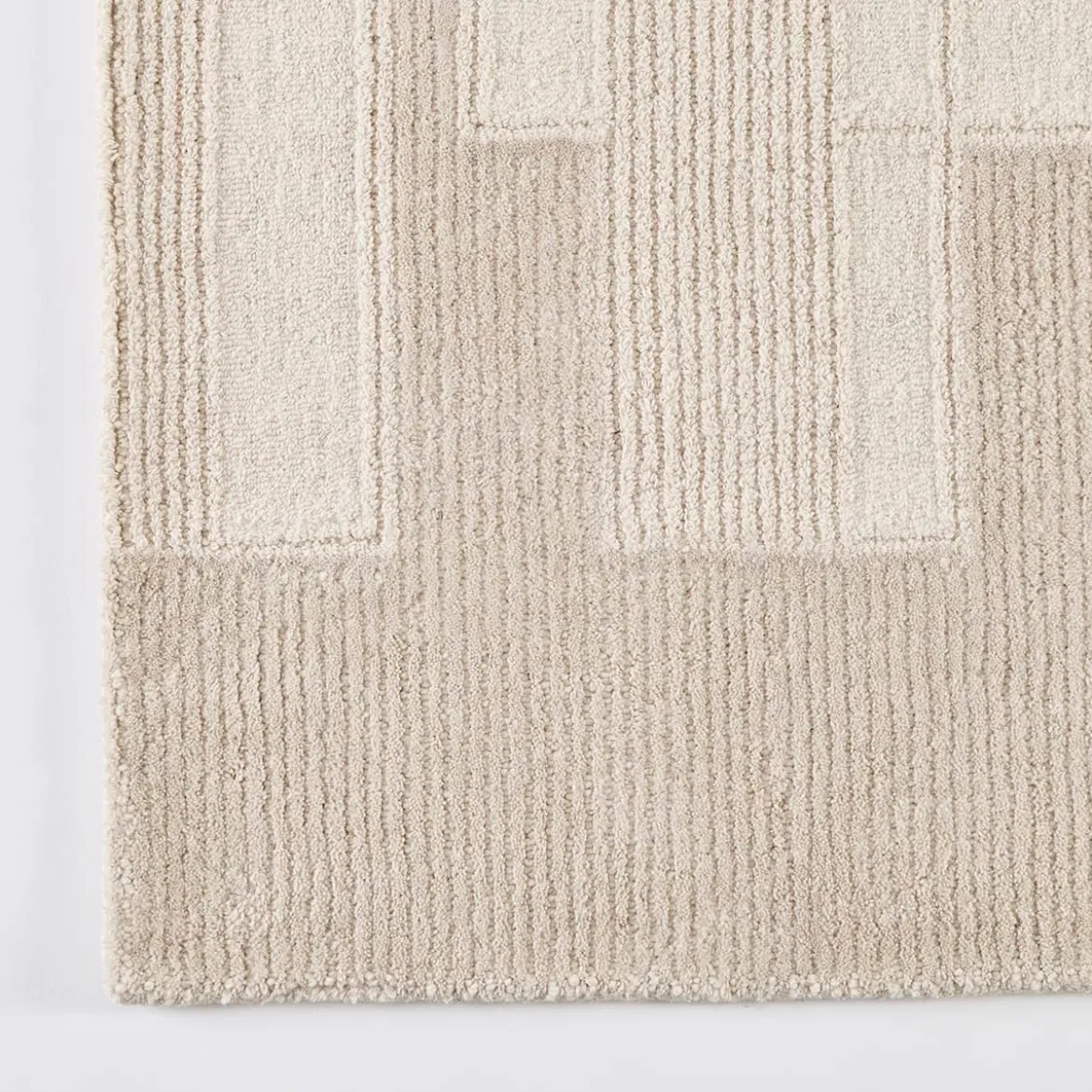 Elijah Tufted Floor Rug