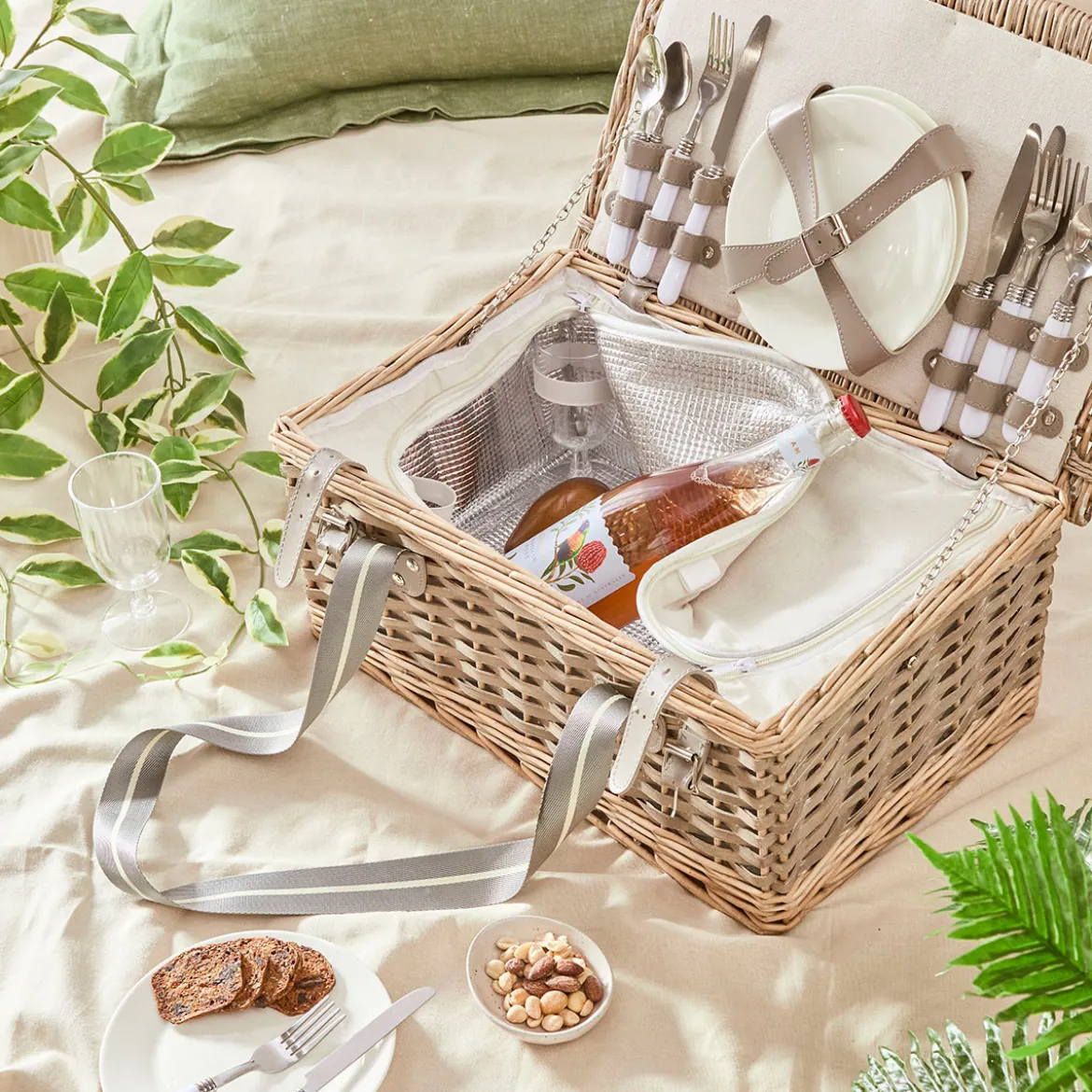 Finley Insulated Picnic Basket Set