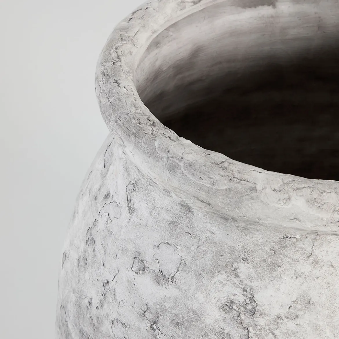 Garcia Ceramic Decorative Pot