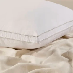 Gusseted Comfortfil Medium Firm Pillow