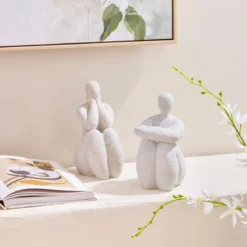 Hanna Lady Statue