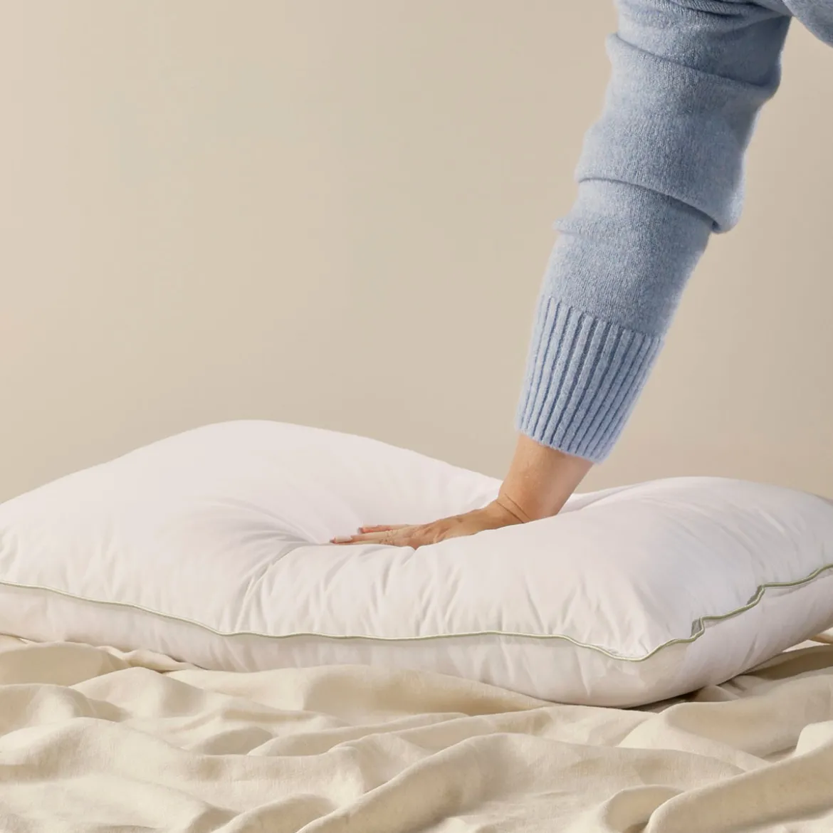 Hypoallergenic Microfibre Firm Pillow