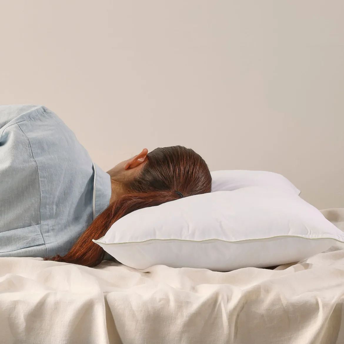 Hypoallergenic Microfibre Medium Pillow