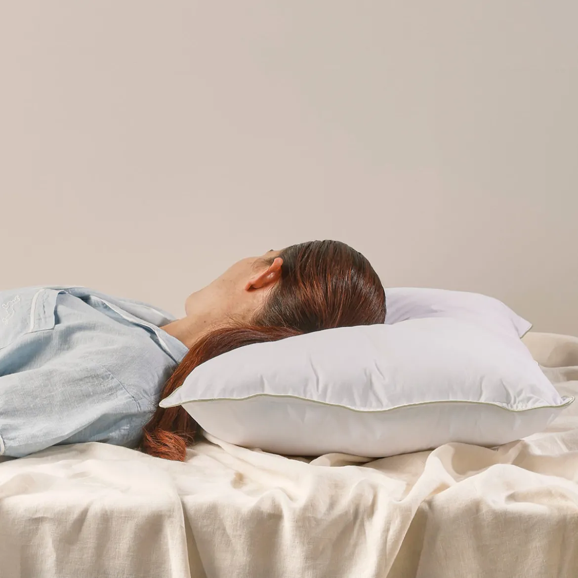 Hypoallergenic Microfibre Medium Pillow