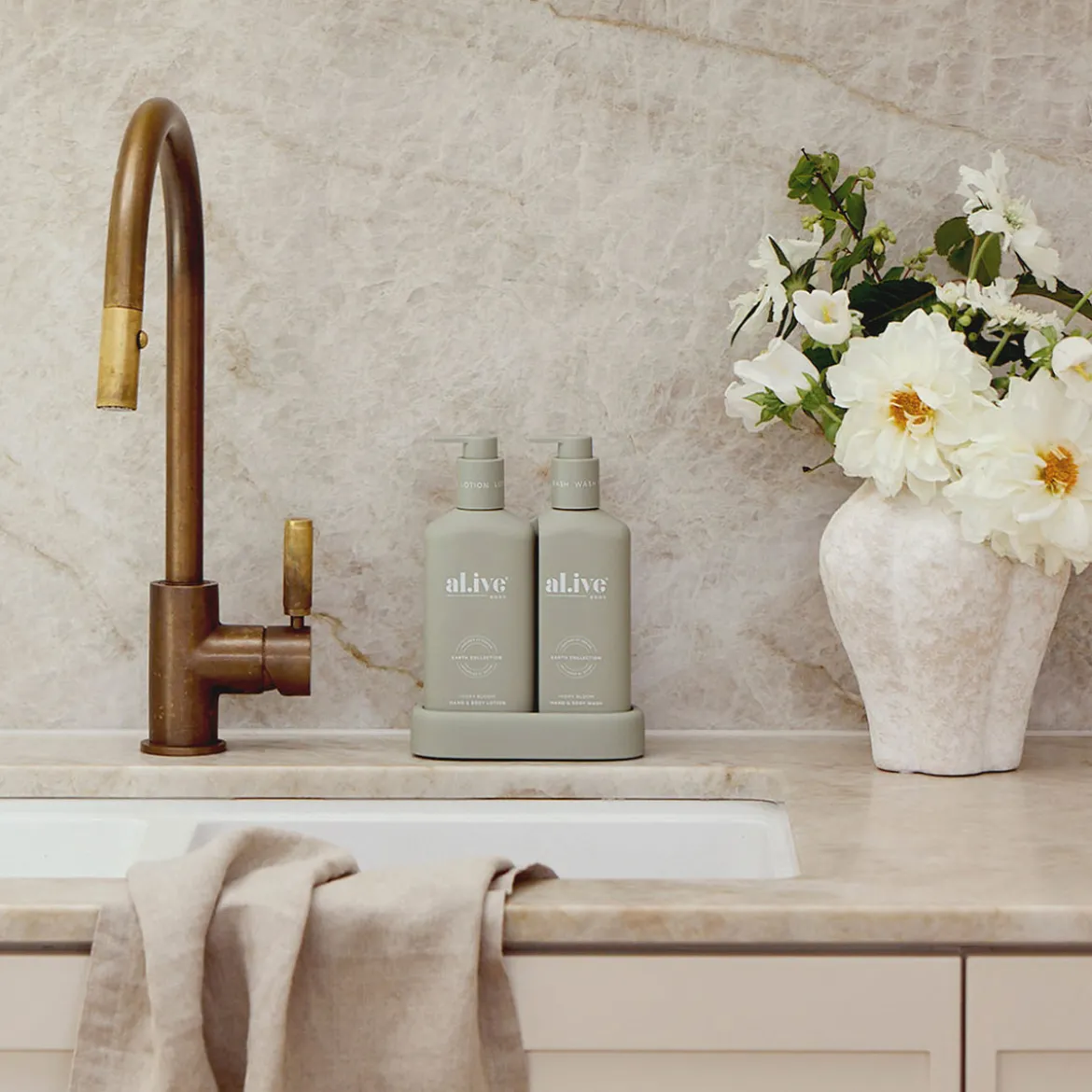 Ivory Bloom Compact Wash & Lotion Duo