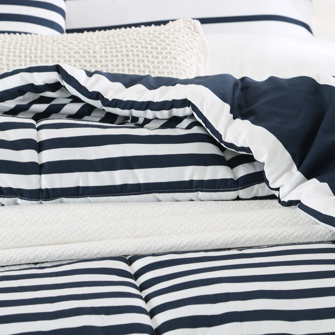 Kingscliff Comforter Set