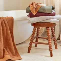 Lucy Stool