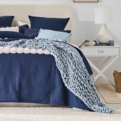 Luna Chunky Knit Throw