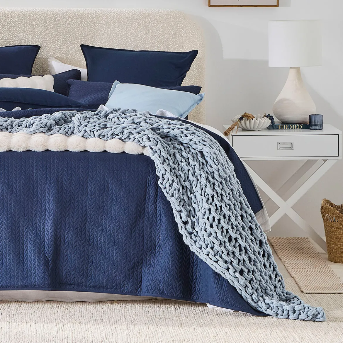 Luna Chunky Knit Throw