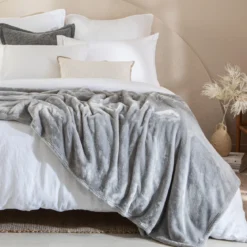 Luxe 520gsm Microfibre Blanket