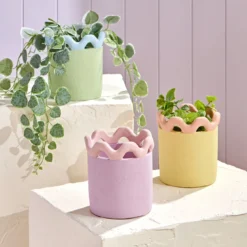 Maddi Wave Planter