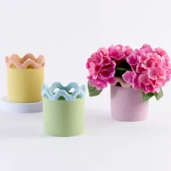 Maddi Wave Planter