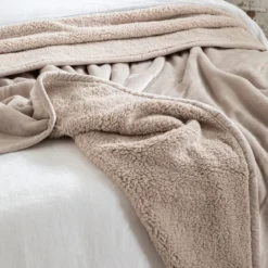 Marshmallow 510gsm Microfibre Blanket