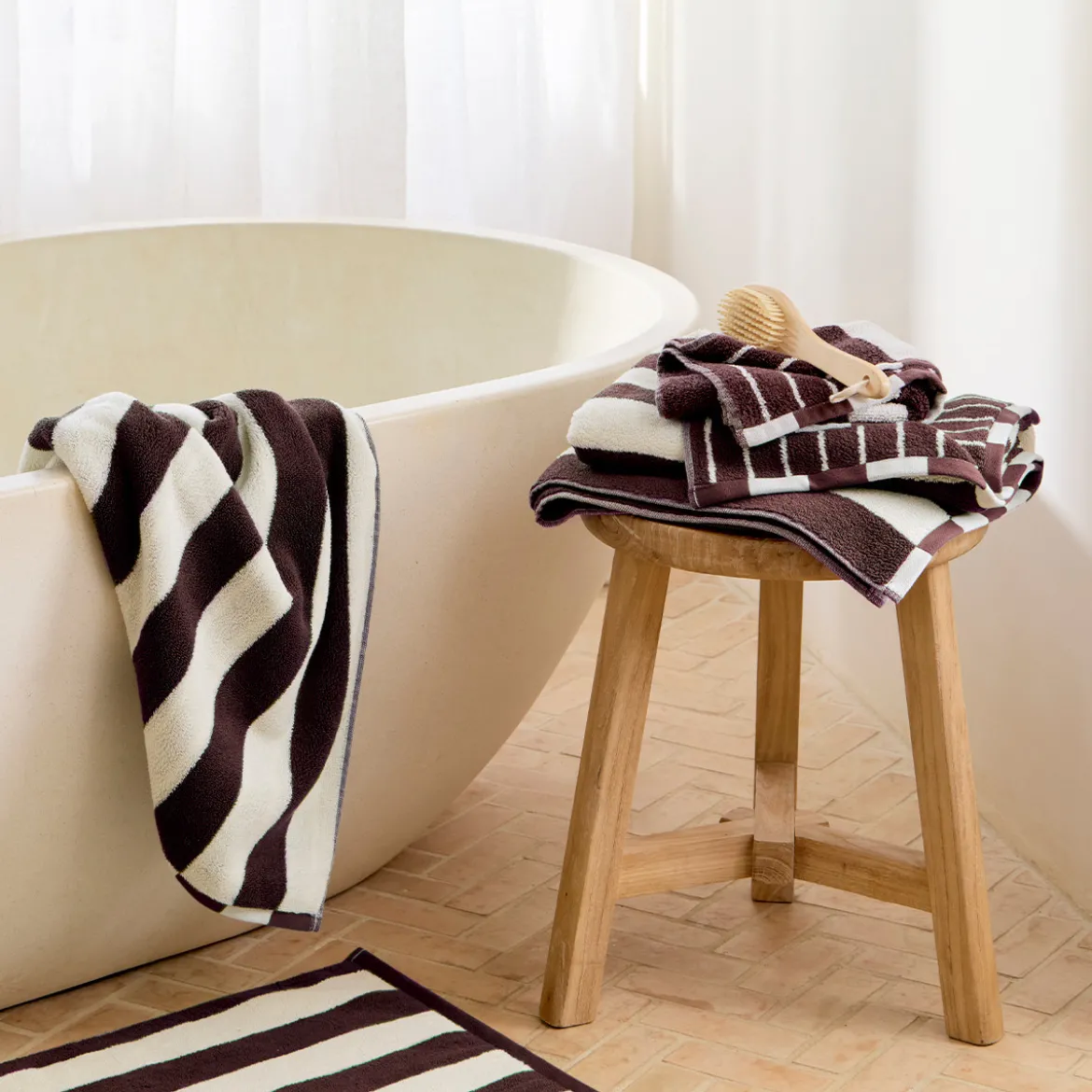 Maverick Mahogany Reversible Stripe Bath Mat
