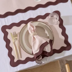Maya Scalloped Placemat