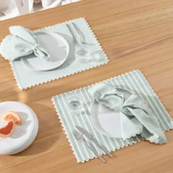 Millie Reversible Stripe Scallop Placemat