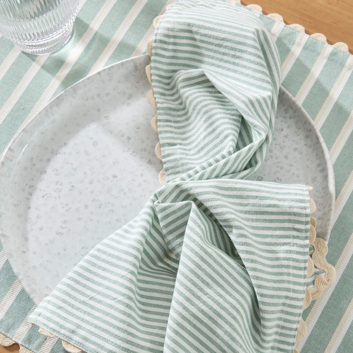 Millie Stripe Scallop Napkin 4 Pack