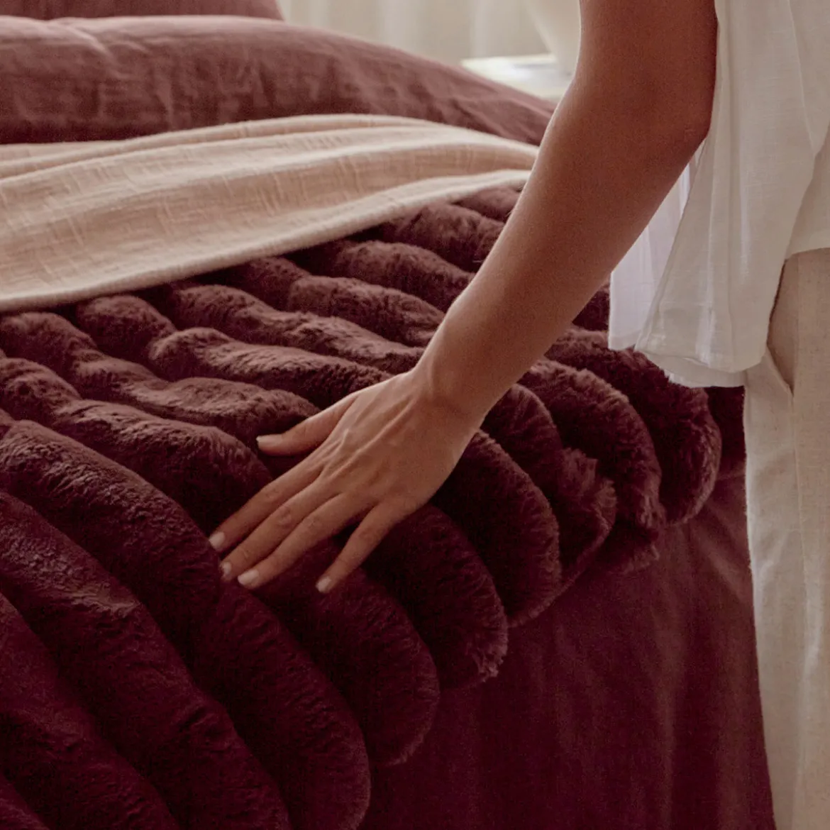 Oslo Chocolate Brown Faux Fur Ribbed Comforter Set