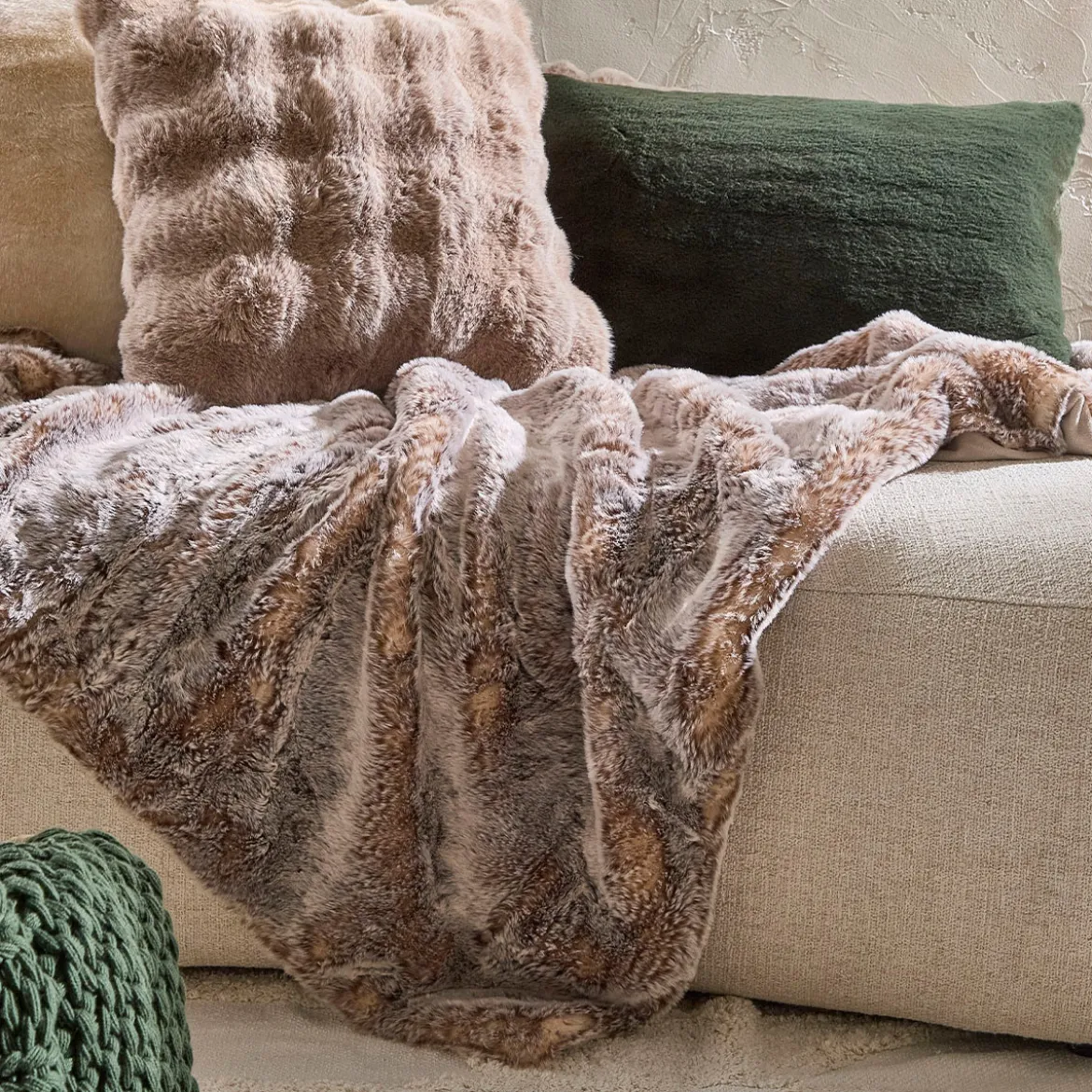Pelage Faux Fur Extra Large Throw