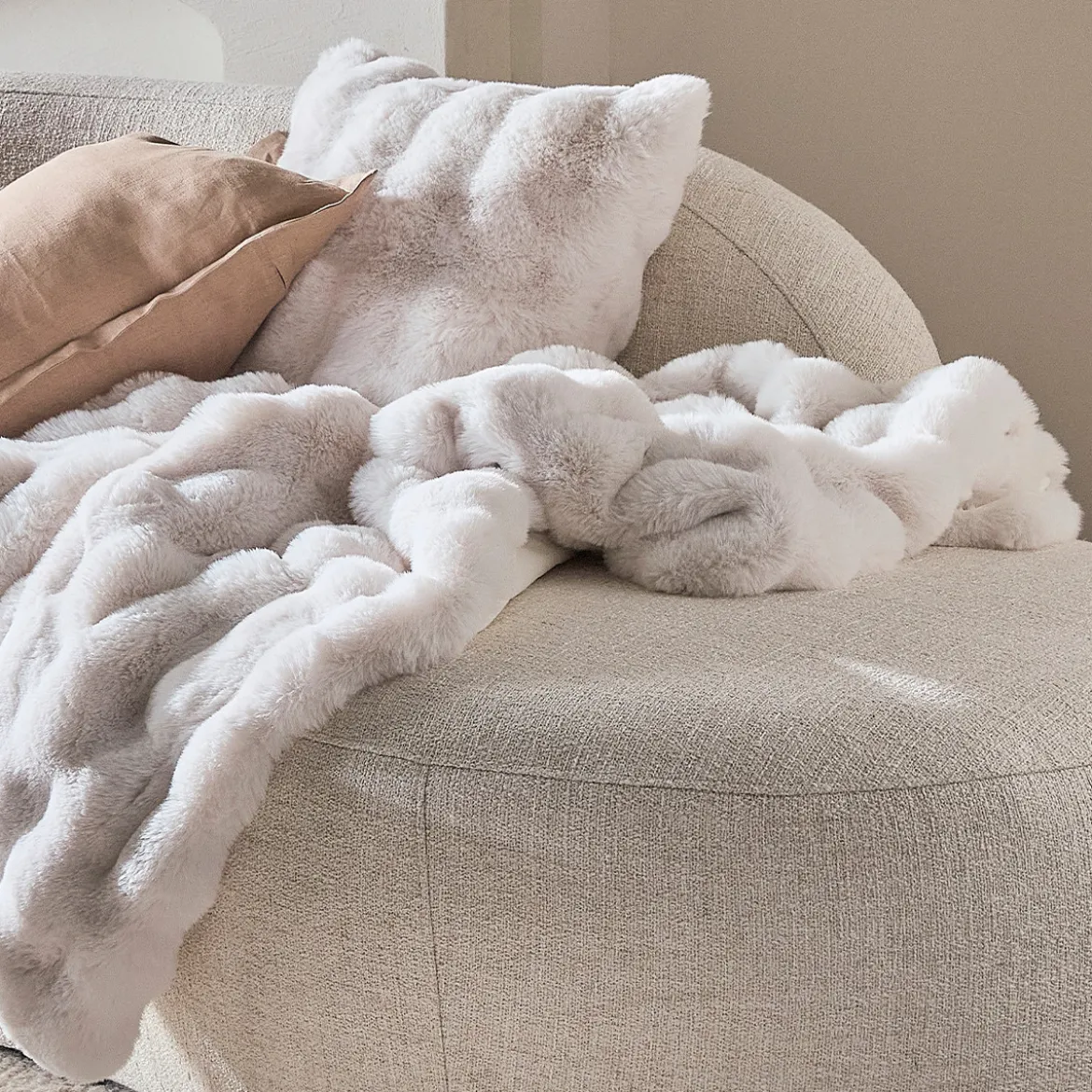 Prague Faux Fur Throw
