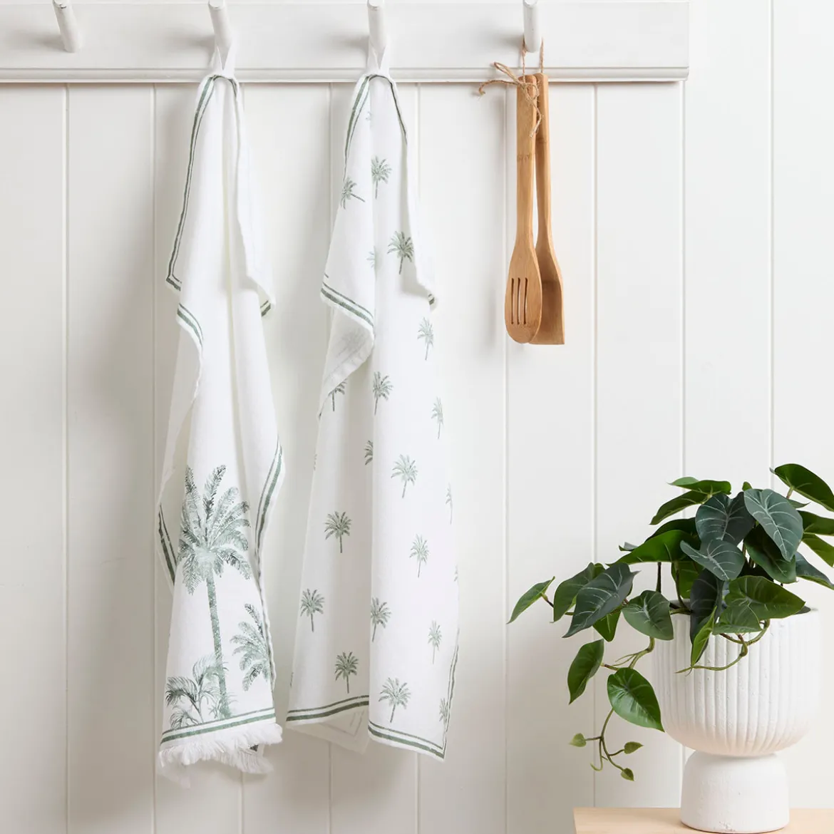 Tahiti Green Tea Towel Set of 2