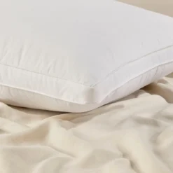 Ultra Loft Medium Gusseted Microfibre Pillow