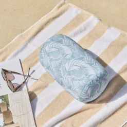 Voyager Palm Neckroll