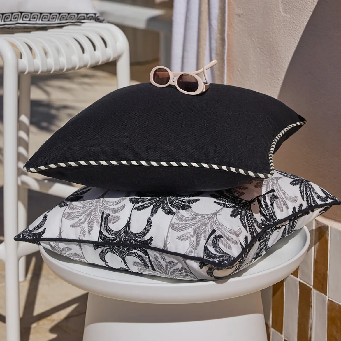 Zona Outdoor Small Square Plain Cushion